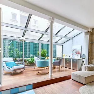 Lepic, Luxury Flat In Montmartre With Private Terrasse-appartement Entier Paris